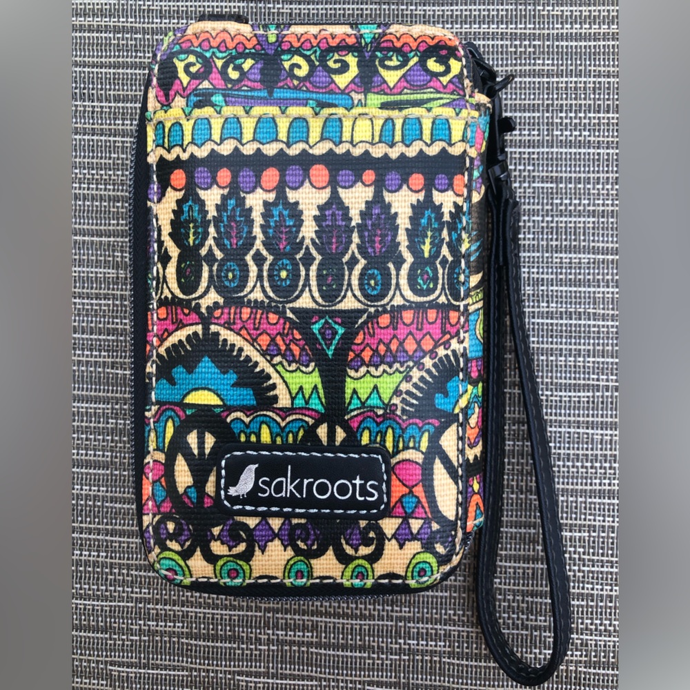 Women’s Sakroots Artist Elephant Clutch Purse Wallet / Detachable Strap